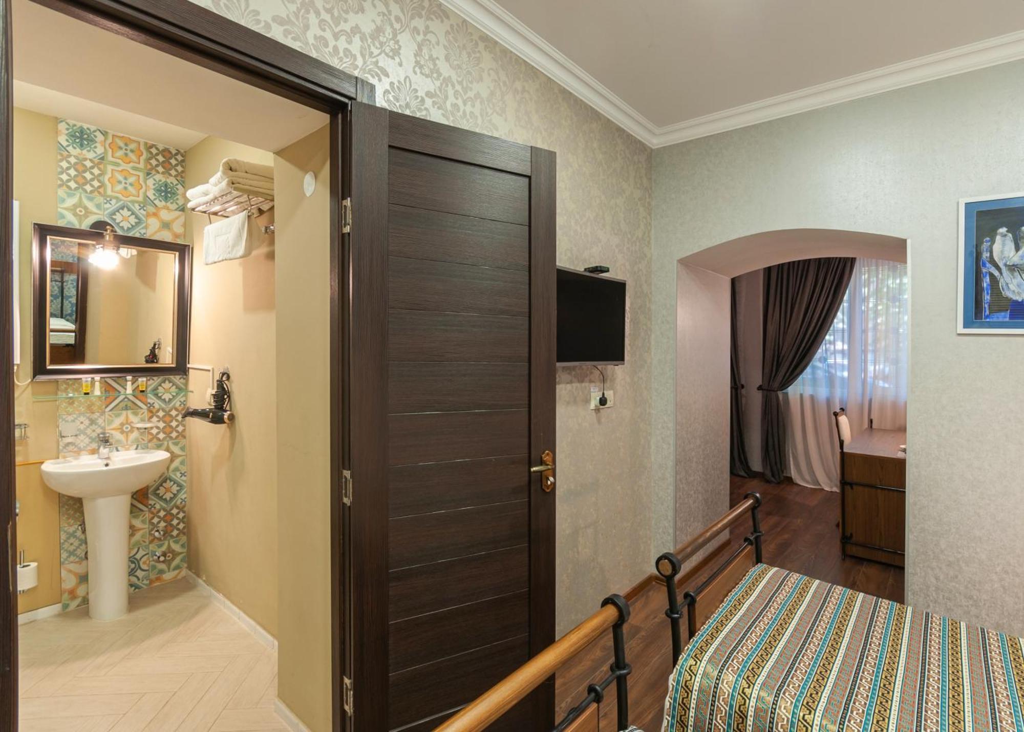 Wine Story Hotel & Club Tbilissi Extérieur photo